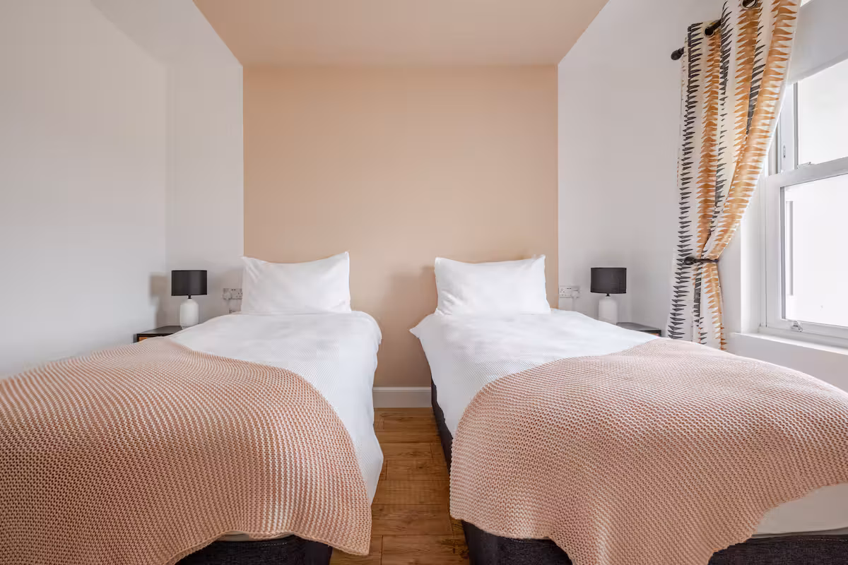 Twin bedroom